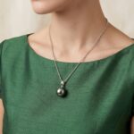 Wit gouden collier met akoya parel