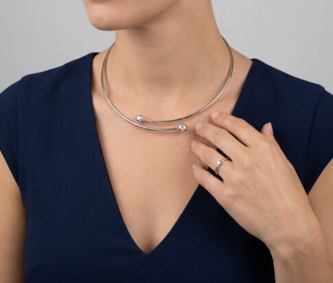 Wit gouden spang met diamanten