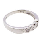 Wit gouden ring met 3 briljanten