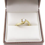 Gouden gekrulde zirkonia ring