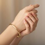 Christian geel gouden slavenarmband