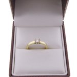 Geel gouden harten ring met diamant