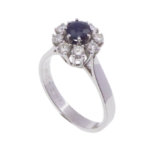 Wit gouden diamanten ring met saffier