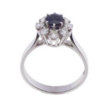 Wit gouden diamanten ring met saffier