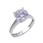 Wit gouden ring met Swarovski zirconia