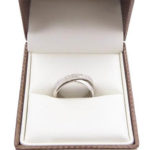 Wit gouden slag ring met diamanten