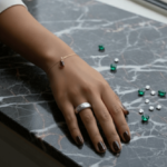 Christian ring wit goud met diamanten