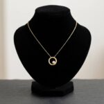 Geel gouden ketting met cirkel hanger