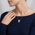 Wit gouden hanger met briljant