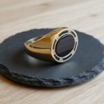 Gouden zegelring met onyx en diamanten