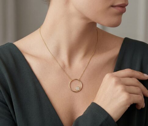 Gouden ketting met zirkonia cirkel hanger