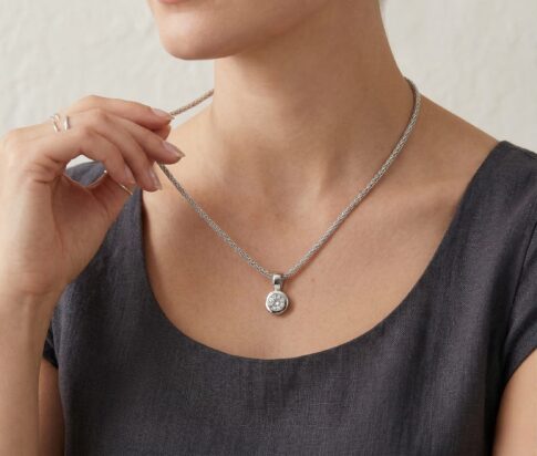 Atelier Christian wit gouden hanger met diamant