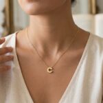 Gouden ketting met C hanger