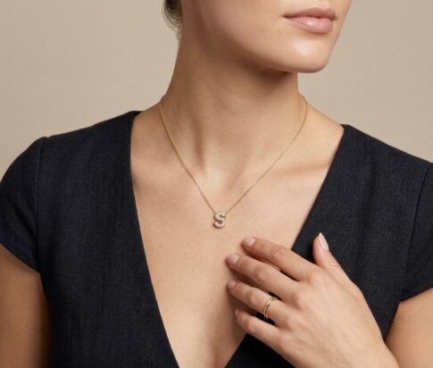 Gouden ketting met S zirkonia hanger