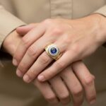 Gouden ring met diamanten en saffier