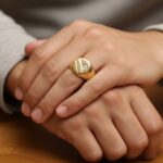 Christian wit en geel gouden cachet ring