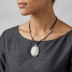 Christian zilveren hanger met leer