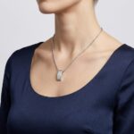 Wit gouden hanger met diamant
