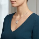 Wit gouden hanger met briljant