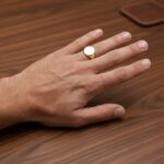 Wit gouden cachet ring