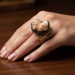 Zilveren ring met ruwe grossulaar