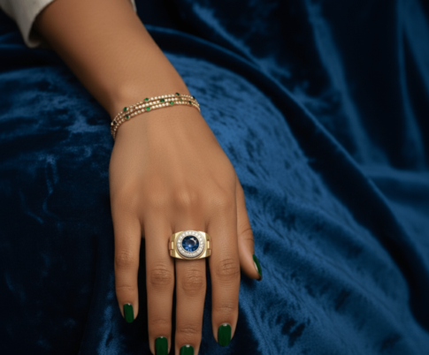Gouden ring met diamanten en saffier