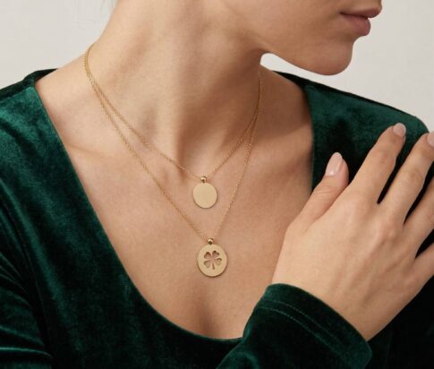 Gouden dubbele klavertje vier hanger