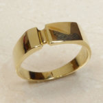 Cachet ring