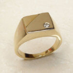 Christian gouden cachet ring met diamant