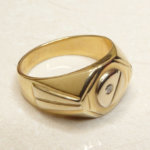 Geel en wit gouden cachet ring met diamant