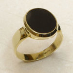 Geel gouden cachet ring met lagensteen