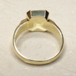 Geel gouden zegelring met heliotroop