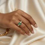 18 karaat gouden ring met smaragd en diamanten