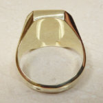 Gouden blauwe lagensteen cachet ring