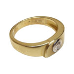 Gouden cachet ring met diamant