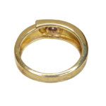 Gouden cachet ring met diamant