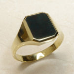 Gouden cachet ring met heliotroop