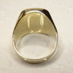 Gouden lagensteen cachet ring