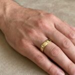 Geel gouden cachet ring