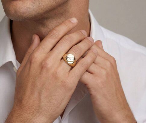 Gouden tricolor cachet ring met diamant