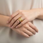 Geel gouden gevlochten draad ring