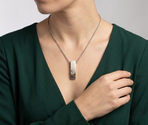 Bicolor gouden mokume hanger met diamant