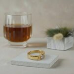Gouden cachet ring met diamant