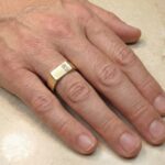 Tricolor gouden cachet ring met diamant