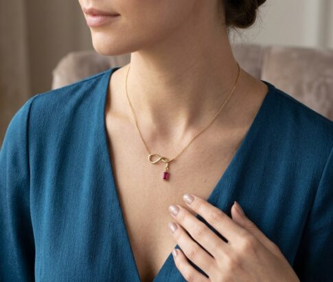 Geel gouden robijn hanger