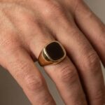 Gouden zegel ring met onyx