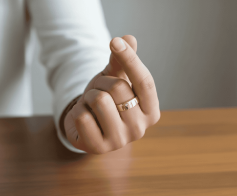 Geel gouden diamanten cachet ring