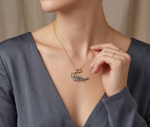 Gouden zirkonia zwaan hanger