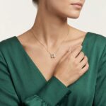 Gouden ketting met R zirkonia hanger