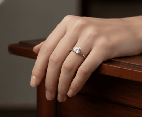 Wit gouden solitaire ring